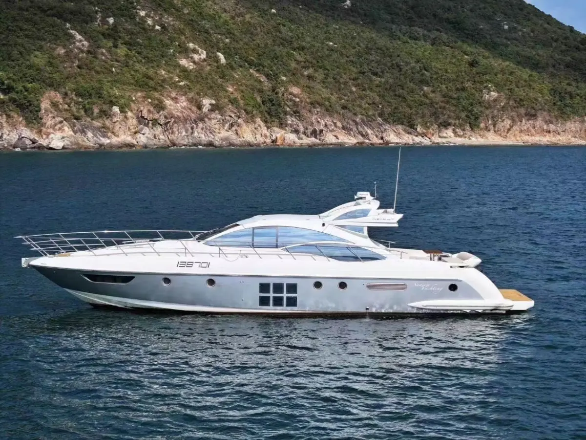 Azimut 62s yacht
