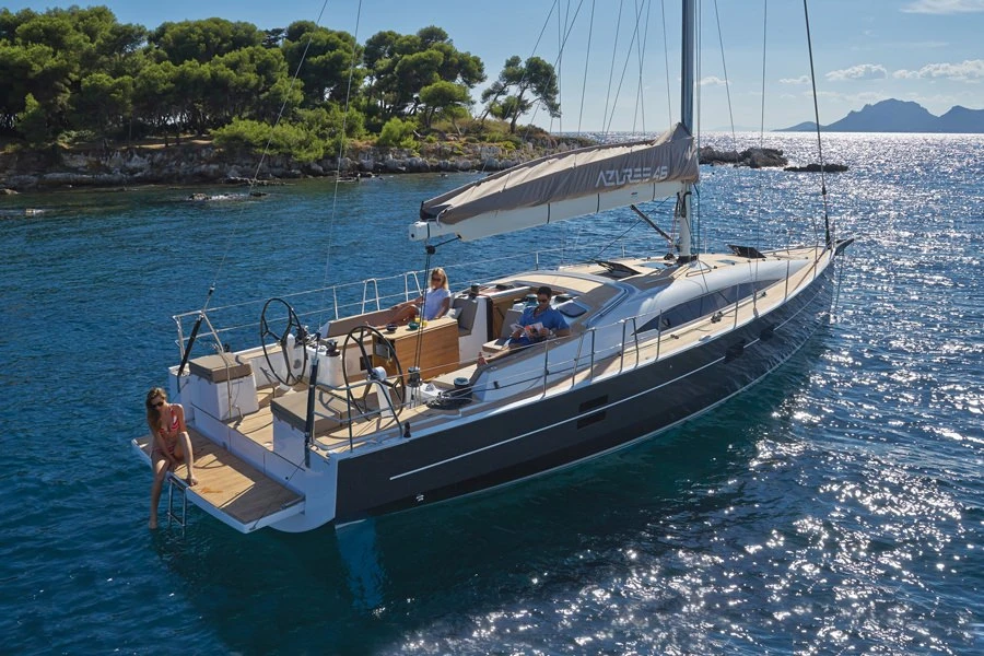 AZUREE 46