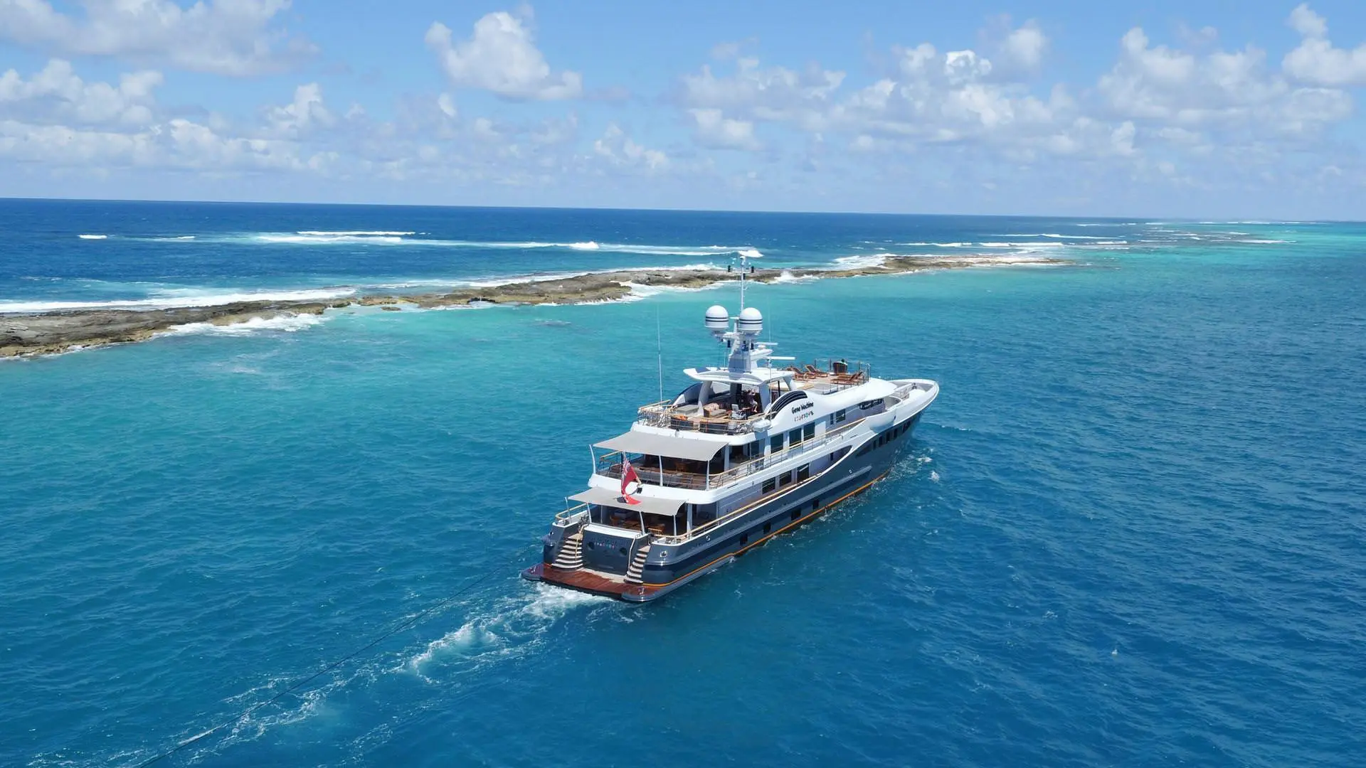 Amels 180 04 yacht