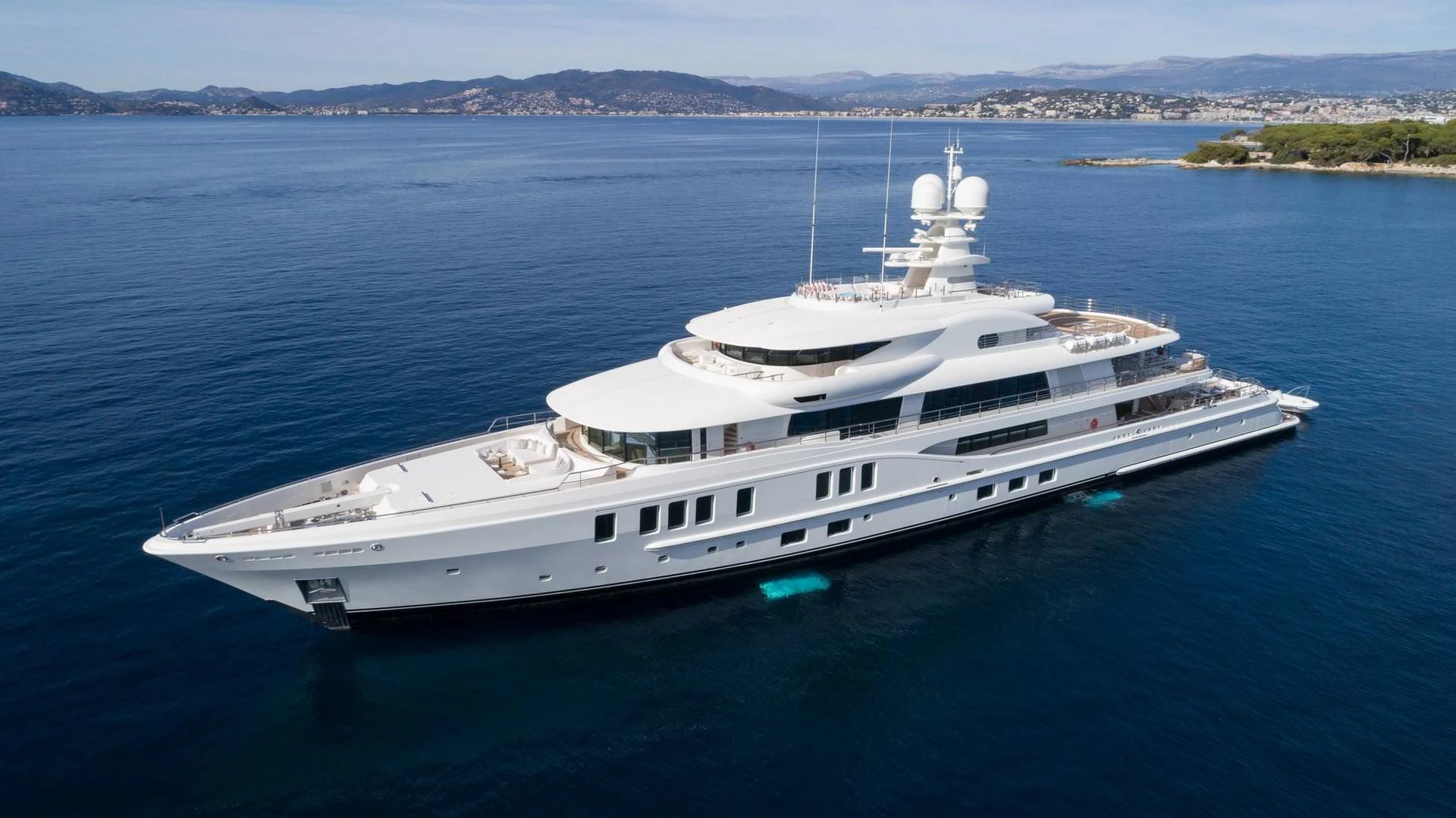 Amels 242 02 yacht