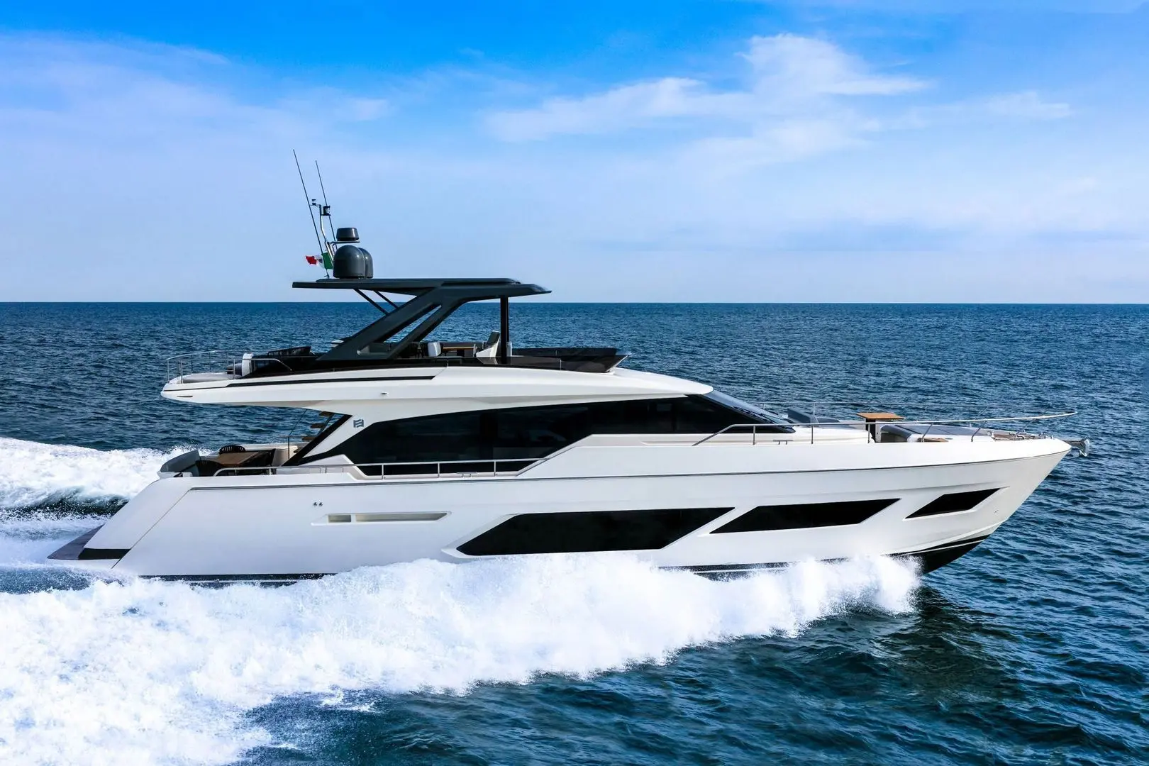Ferretti 720 yacht