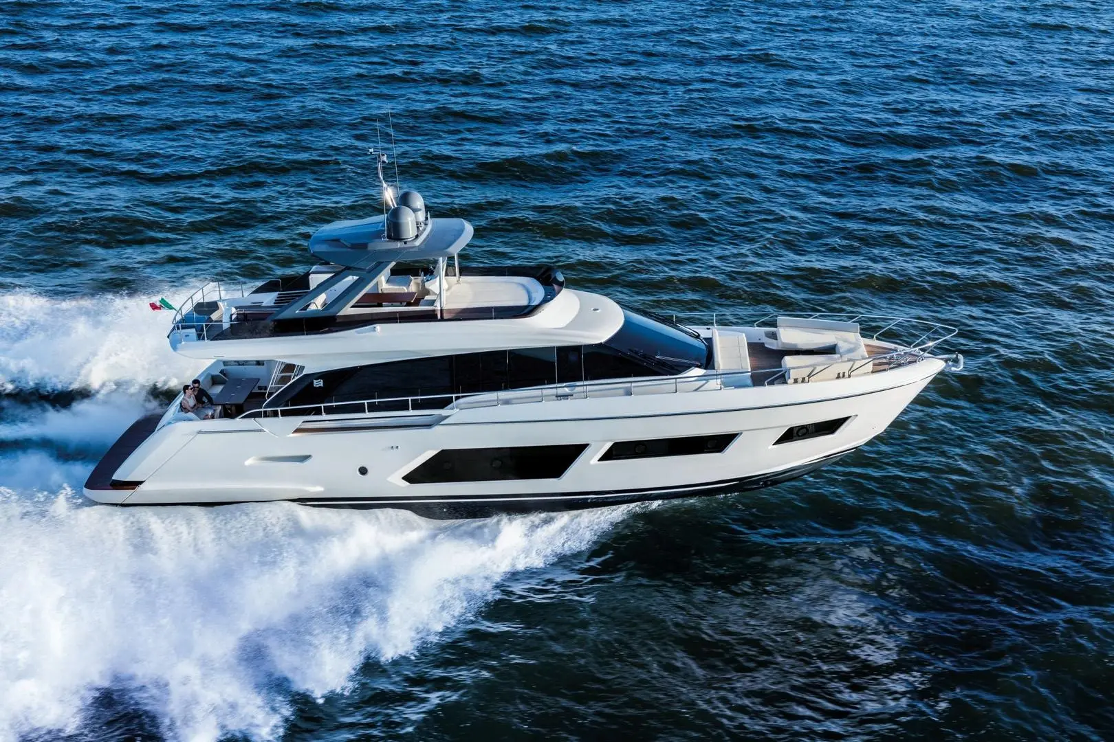  Ferretti 670 yacht