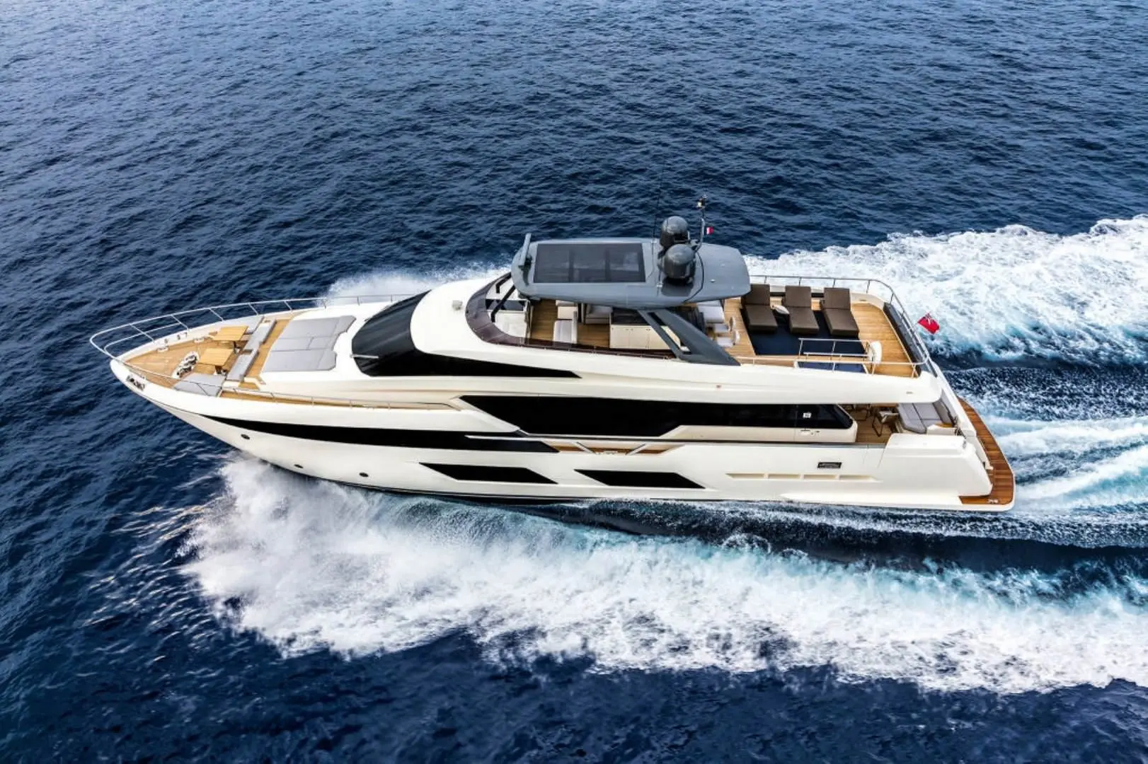 Ferretti 920 2000 M9