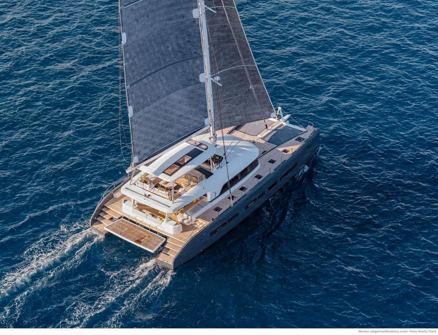 Lagoon Seventy 7