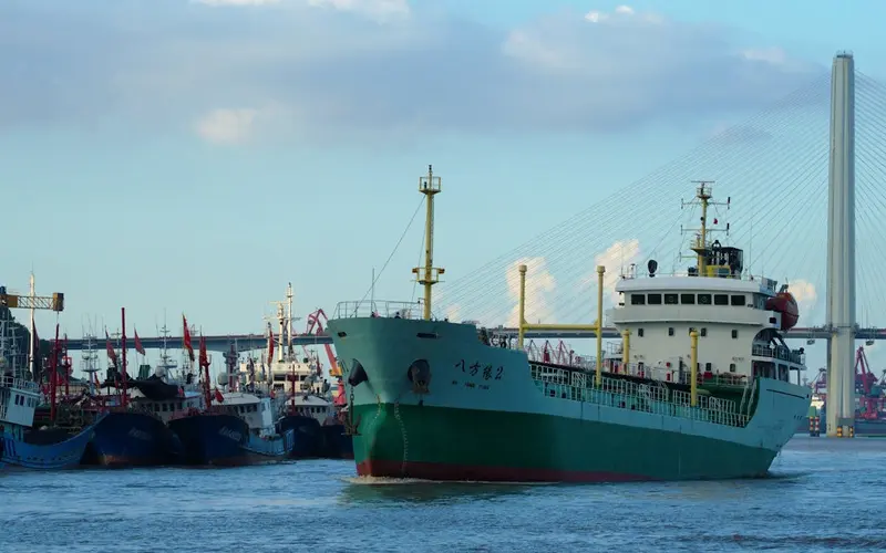 small fishing boat types