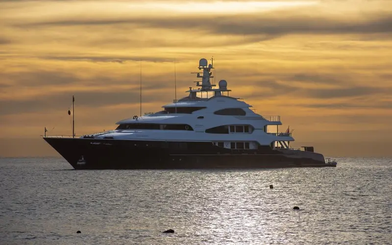 A yacht on the sea&mdash;mini yacht cost per year