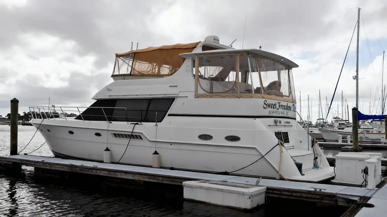 1999 Carver 406 Aft Cabin Motor Yacht