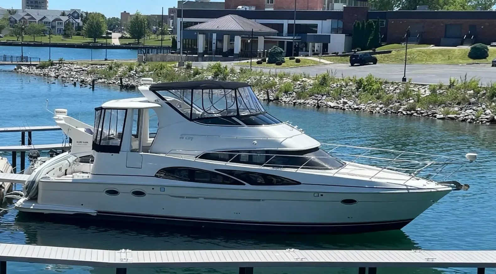 2005 Carver 44 CMY