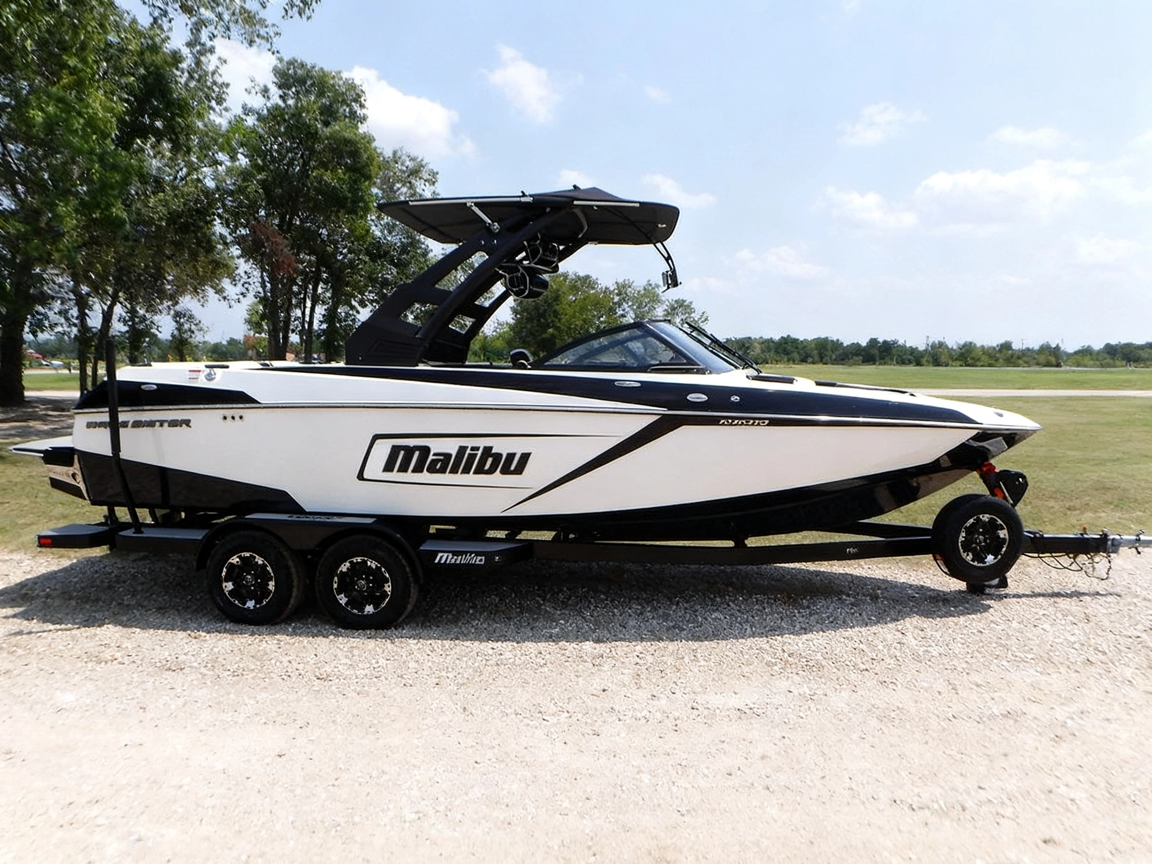 Malibu Wakesetter 23 LSV