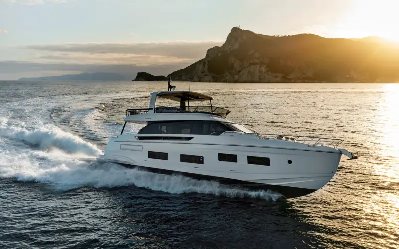 Azimut 25m Flagship Flybridge Superyacht