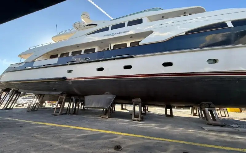 Benetti 35m Yacht "Pour Another"