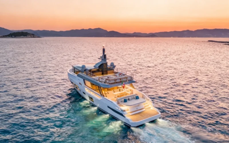 Arcadia Yacht Cruises the Seas