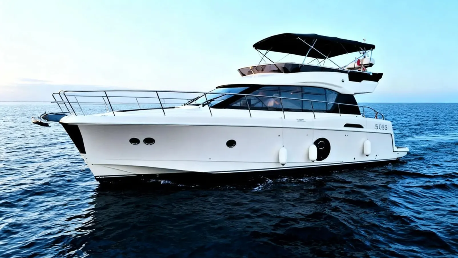 Monte Carlo Yachts MCY 4