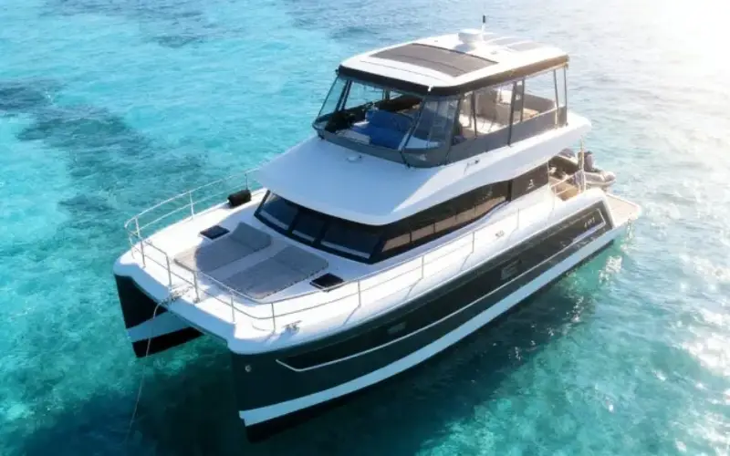 Fountaine Pajot Yacht