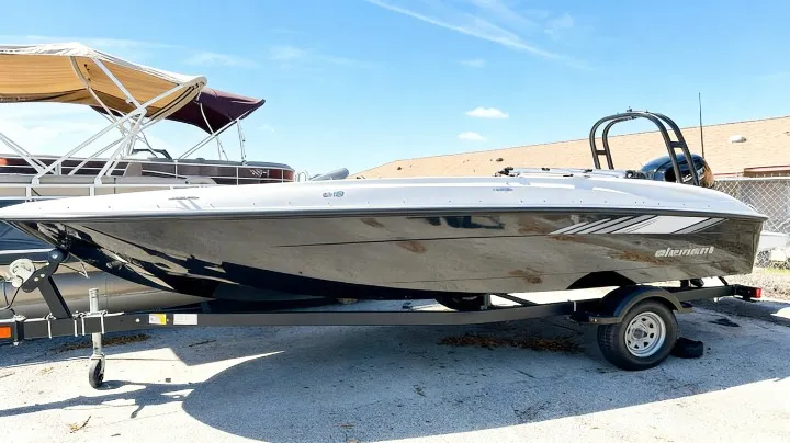 Bayliner Element E18