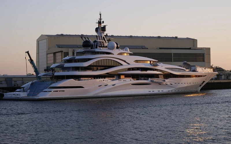 Super Yacht