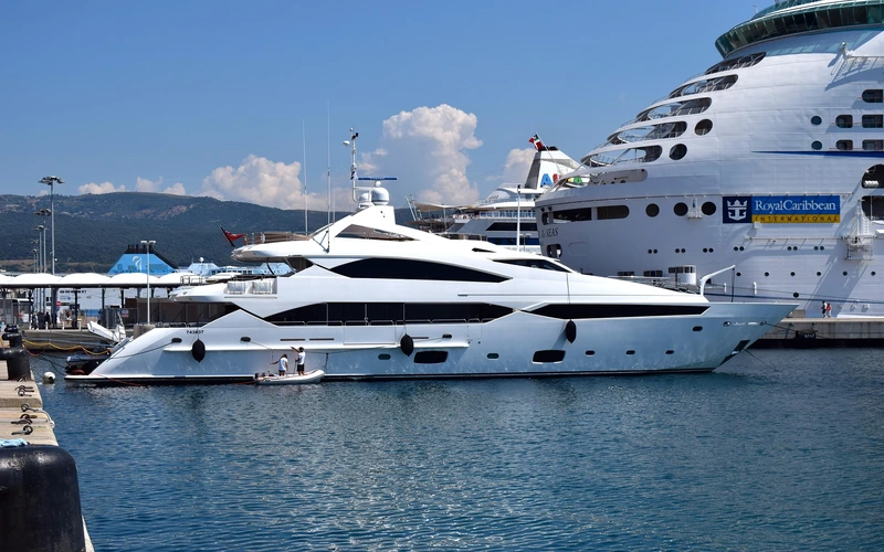 Power Yacht