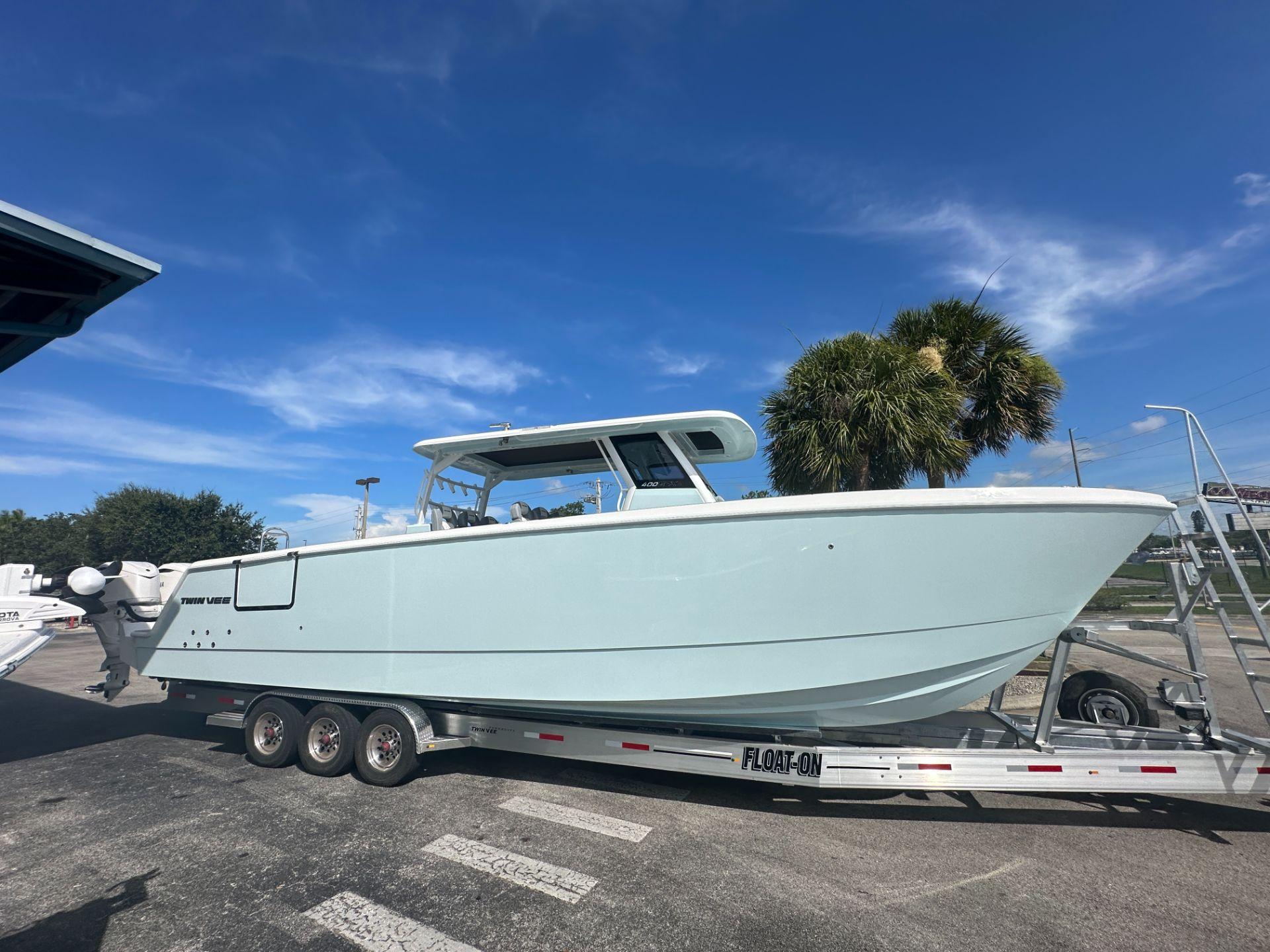 2025 Twin Vee 400 GFX2 CC