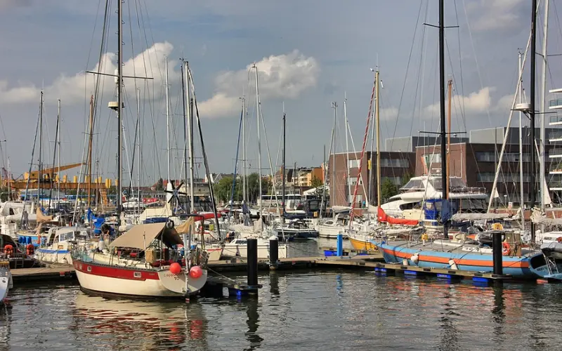 Used Yacht Berthing
