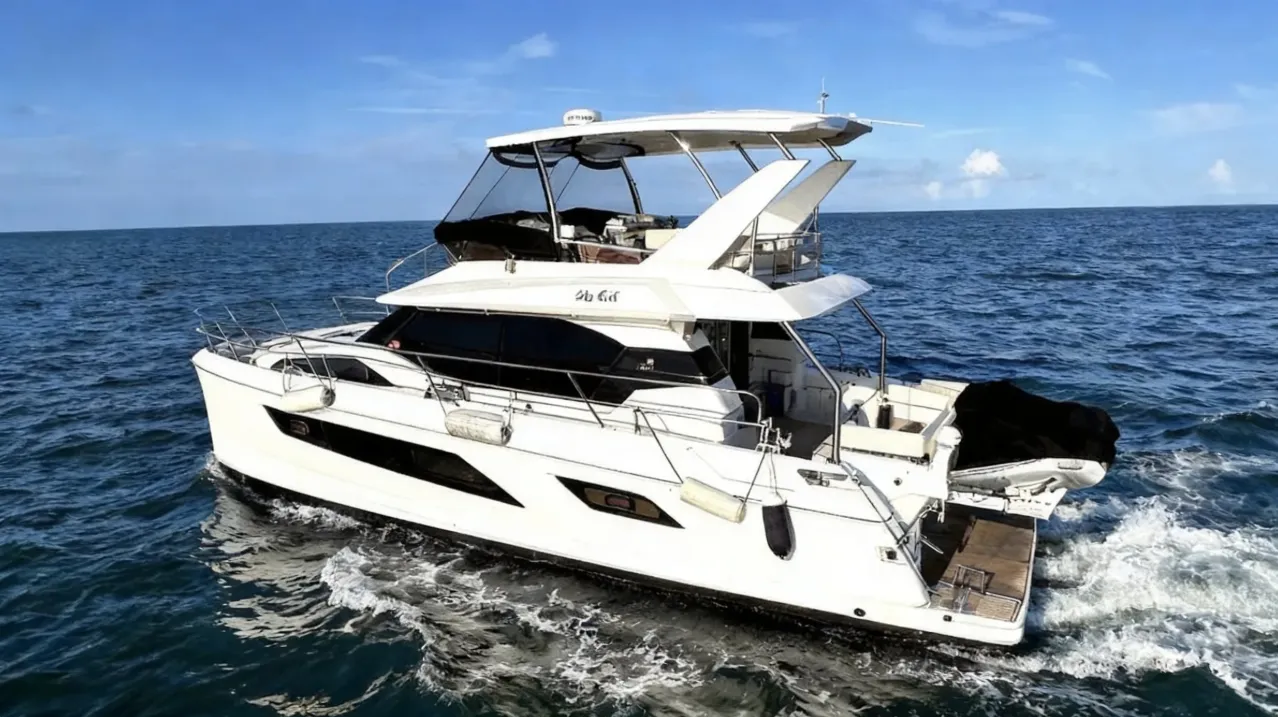 2018 Aquila 44 Yacht